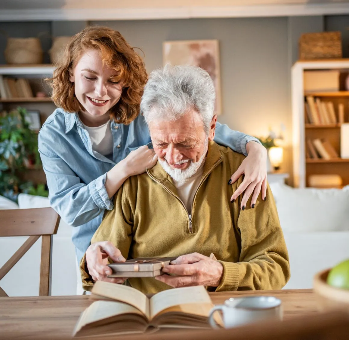 Alzheimer’s & Dementia Care in Campbell provided by a compassionate caregiver supporting an older man at home.